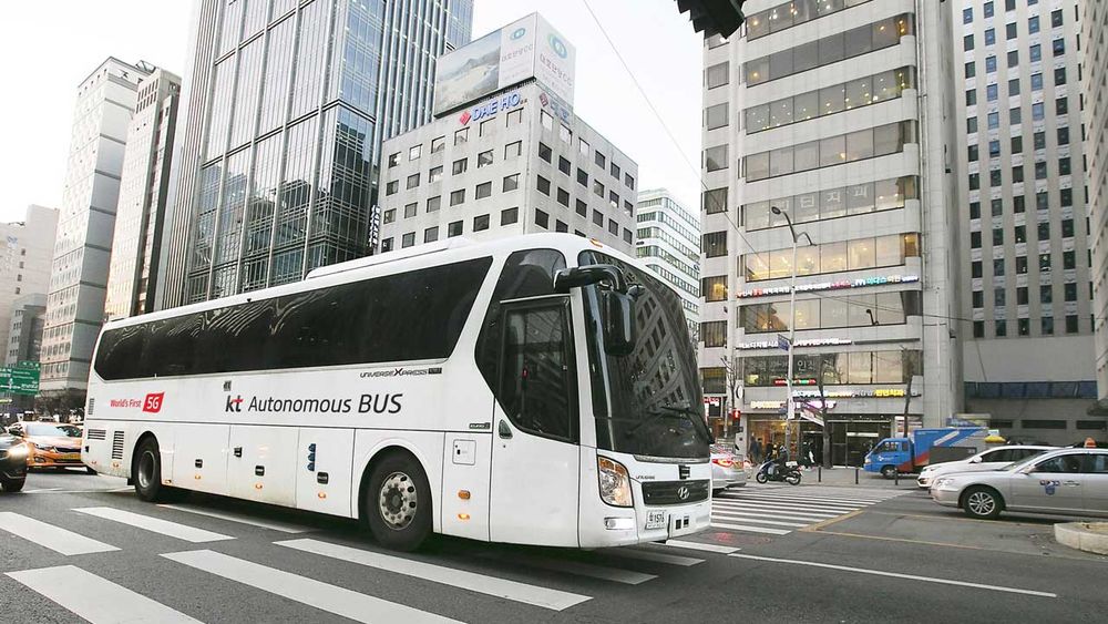 KT, 대형 버스에도 자율주행 기술 넣는다